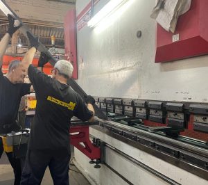 כיפוף באמצעות מכונת CNC