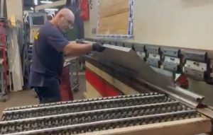 כיפוף פח בעובדיה אייל